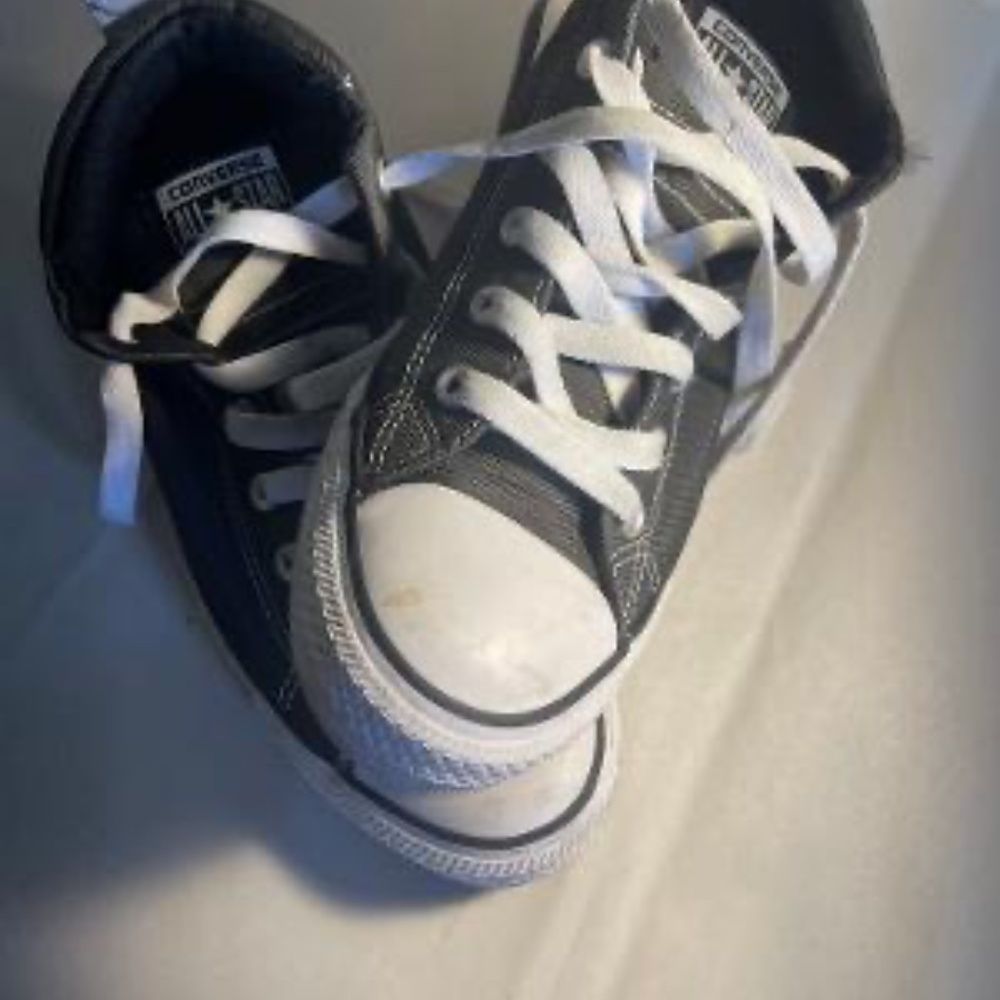 Converse - Picture 2 of 2